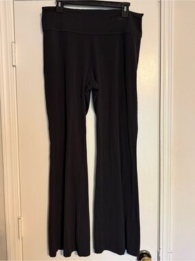 Lululemon Black Nulu Groove Flare Pants sz 14